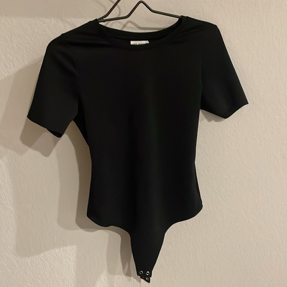 Good American Micro Rib Cotton Tee Bodysuit in Black - Picture 7 of 7